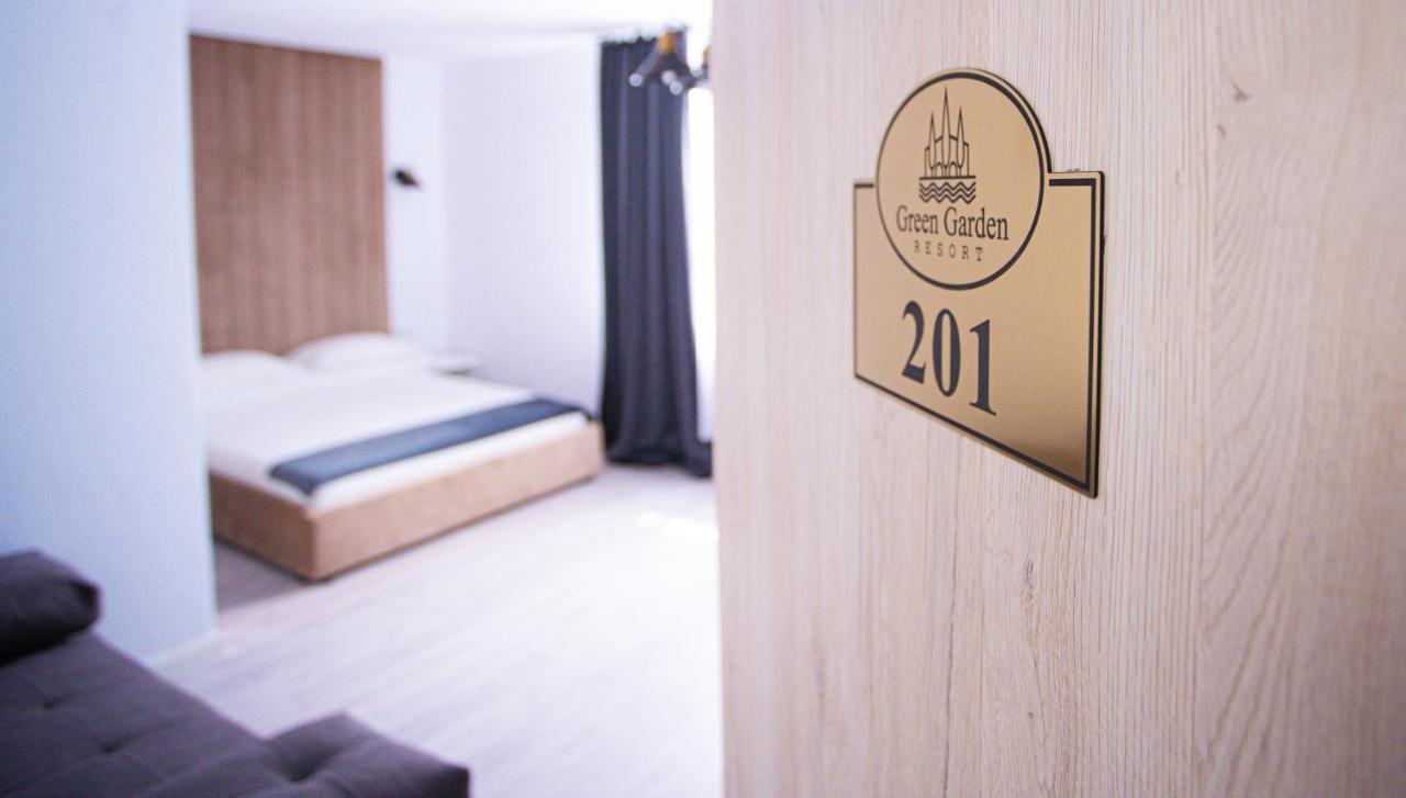 Green Garden Resort Cicirlau Экстерьер фото